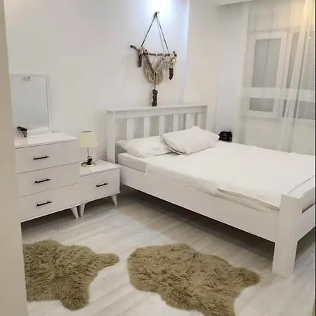 Luxury In Old Town Apartment